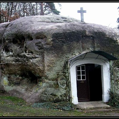 Skalní kaple svatého Ignáce v přifařené obci Všemily