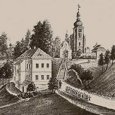 Historické vyobrazení kostela sv. Martina - perokresba z titulní stránky Knihy cti markvartické triviální školy z roku 1851