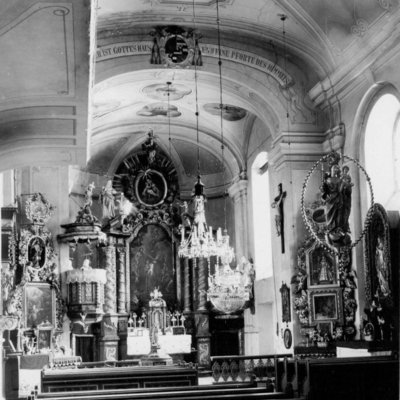 Interiér kostela v roce 1958