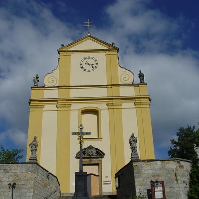 Průčelí zrekonstruovaného kostela