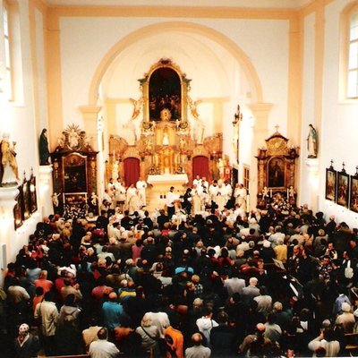 Svěcení kostela v roce 2000