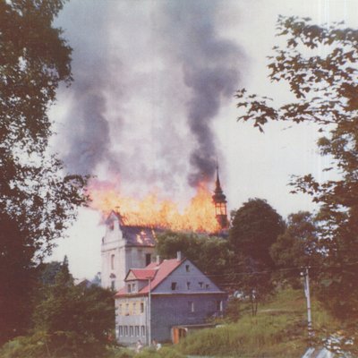 Kostel tehdy zcela vyhořel