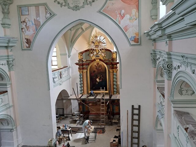 Verneřice - oltář sv. Anny během restaurování - VII. 2023